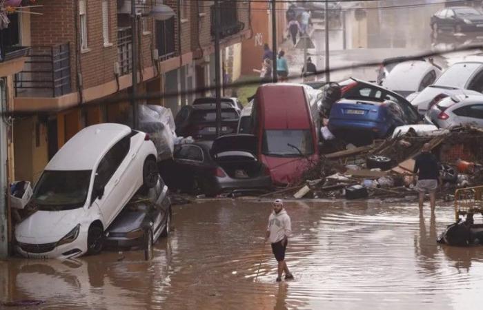 السلطات الإسبانية: ارتفاع عدد ضحايا الفيضانات إلى 205 أشخاص