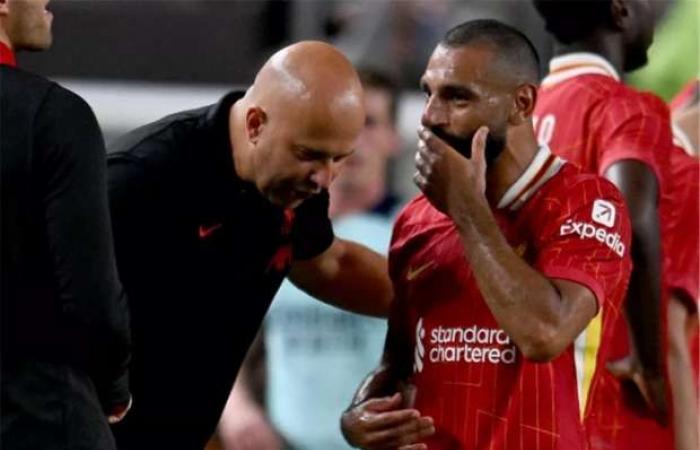 سلوت مدرب ليفربول يعلن تطورات جديدة في تجديد عقد محمد صلاح