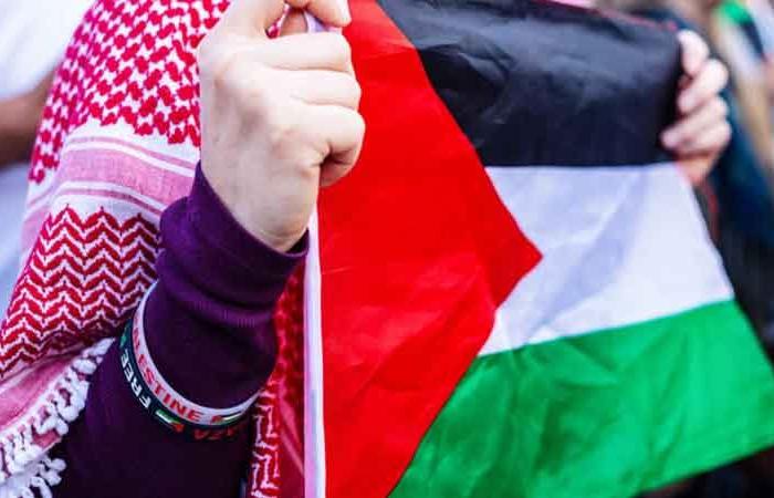 بالمناسبة...سكان فلسطين ولبنان عرب... يا «مُفرّقة العرب»!