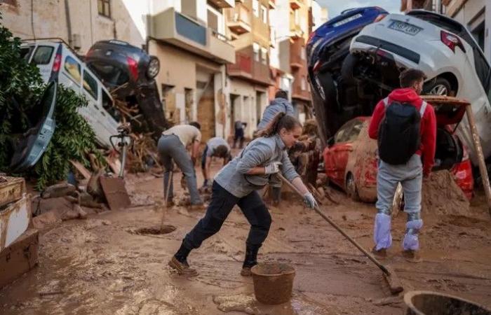 بعد الفيضانات.. إسبانيا تنشر آلاف الجنود الإضافيين في فالنسيا