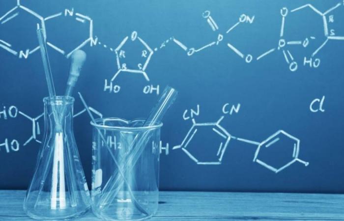 كسر قاعدة عمرها 100 عام يعيد كتابة الكيمياء ويغير تطور الأدوية