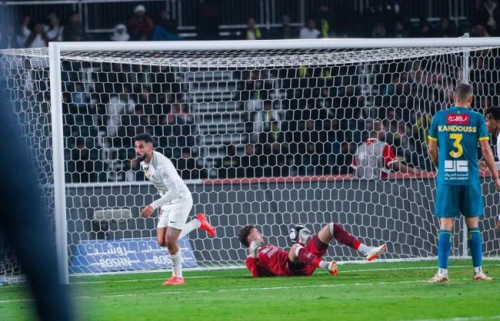 دوري روشن: الاتحاد يفوز على العروبة (2 - 0)