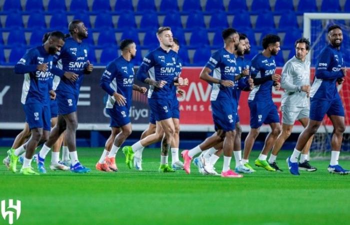 الهلال ينهي تحضيراته لمواجهة الاتفاق