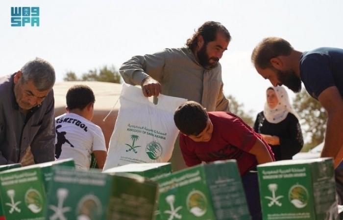 «سلمان للإغاثة» يوزع 1.490 من السلال الغذائية والحقائب الصحية في محافظة إدلب