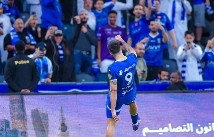 دوري روشن: الهلال يستعيد الصدارة بثلاثية في مرمى الاتفاق