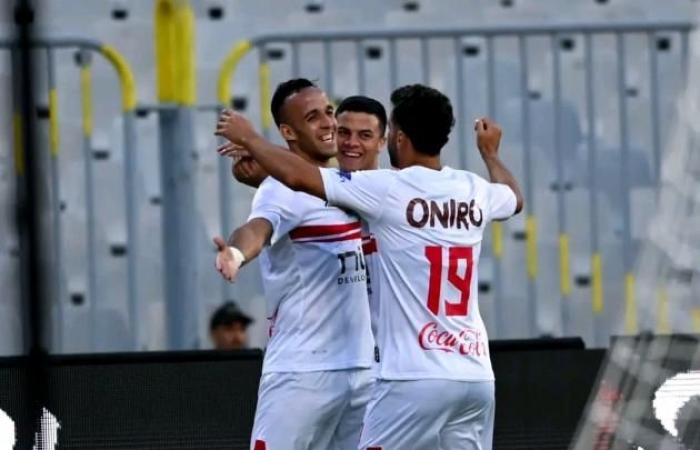 الزمالك يتخطى سموحة بثنائية ويطارد الأهلي في الدوري المصري