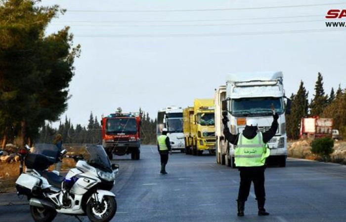 وزارة النقل تعيد فتح الطريق الدولي حمص-دمشق بعد استهداف العدو الإسرائيلي له