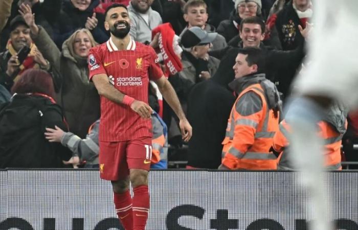 سلوت مدرب ليفربول يصف محمد صلاح بـ«الاستثنائي»