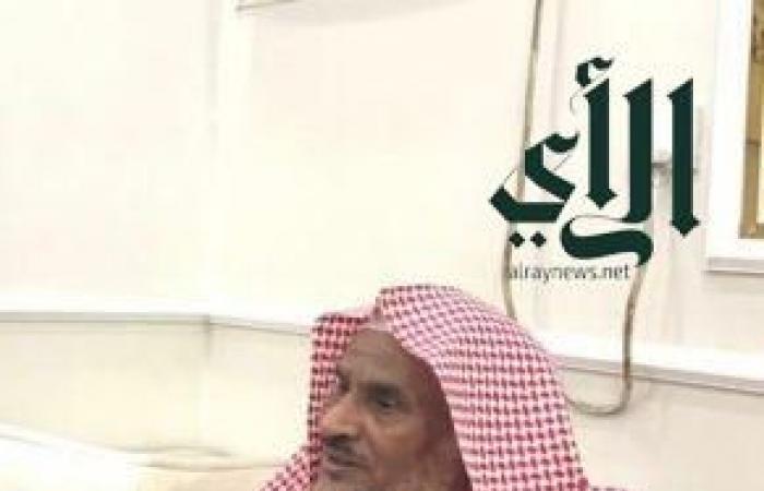 الأستاذ قالب الدلح: فنان تشكيلي يروي حكايا الزمن الجميل بلوحات توثق التراث الجازاني