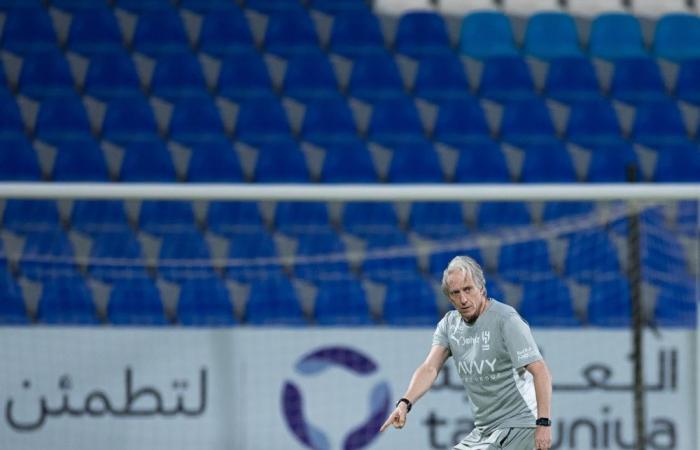 الهلال يتمسك بعاداته خلال التوقف