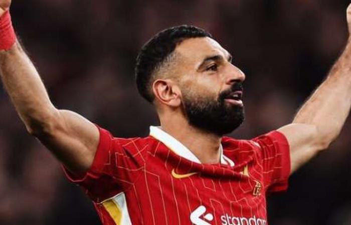 عقبة وحيدة تهدد انتقال محمد صلاح إلى برشلونة