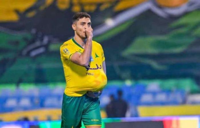 وكيل محمد شريف يحسم مصير عودته للأهلي.. وموقفه من الانتقال للزمالك