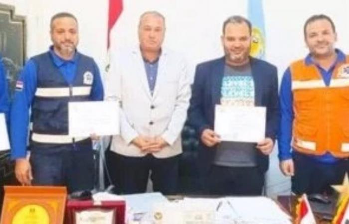 إنقاذ لاعب بلع لسانه أثناء مباراة كرة قدم فى مطروح.. ومديرية الشباب والرياضة تكرم المسعفين