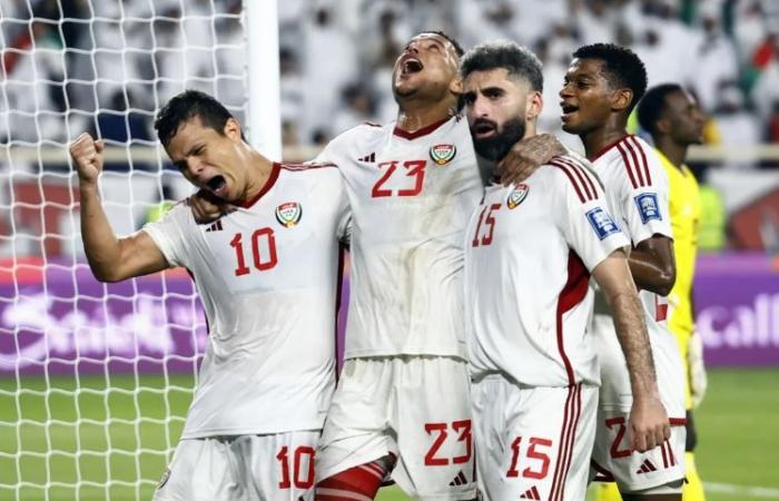 اهداف مباراة الإمارات ضد قطر بتصفيات كأس العالم وهاتريك ليما - فيديو