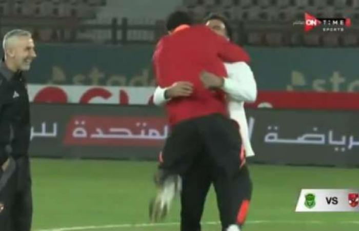 المهدي سليمان يكشف سبب هجوم جماهير الأهلي عليه خلال اللقاء