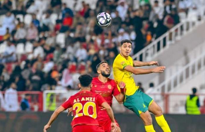 تشكيل الهلال والخليج المتوقع.. الموعد والقنوات وموقف محمد شريف