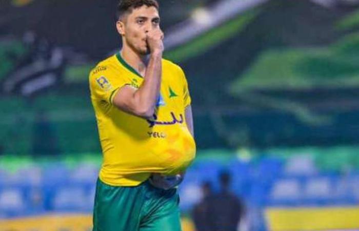 تشكيل الهلال والخليج المتوقع.. الموعد والقنوات وموقف محمد شريف