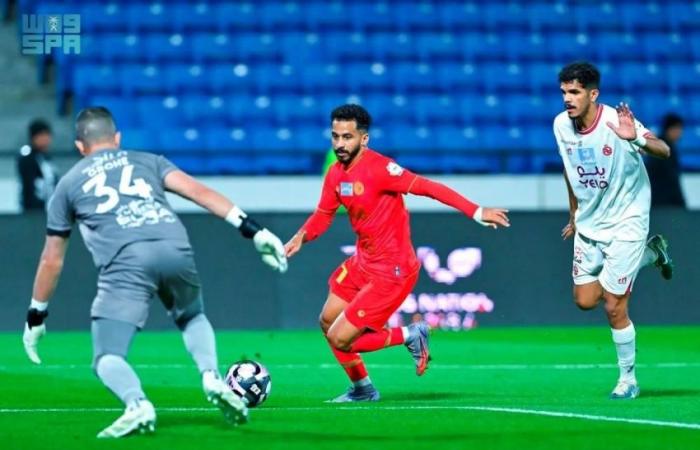 دوري روشن : ضمك يفوز على الخلود (2-1)