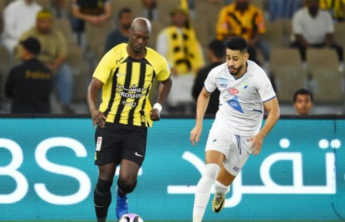 دوري روشن: الاتحاد يقتنص الصدارة وسقوط الهلال والنصر في الجولة 11