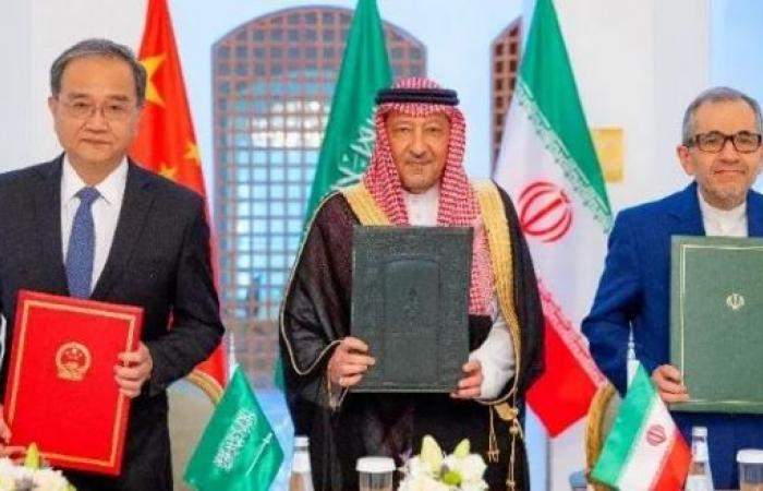 السعودية توسط إيران لعقد مباحثات مع الحوثيين والجماعة تطالب إقالة أعضاء في مجلس القيادة