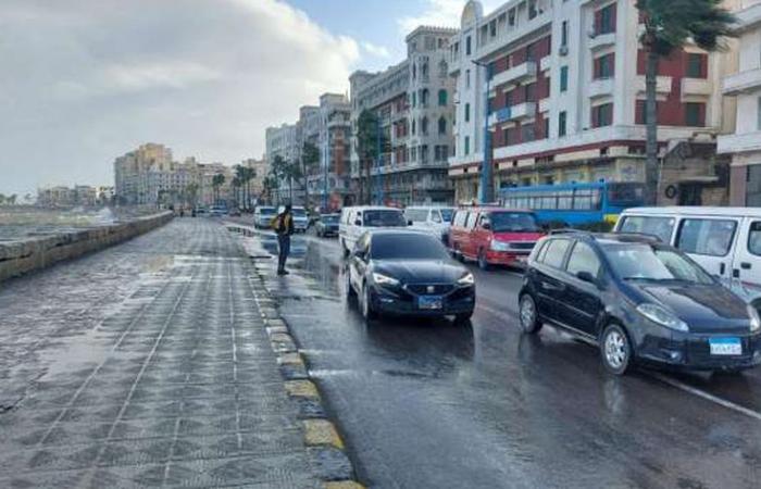 حالة الطقس الجمعة.. برودة وأمطار على عدد من المناطق.. و"شبورة مائية" السبت