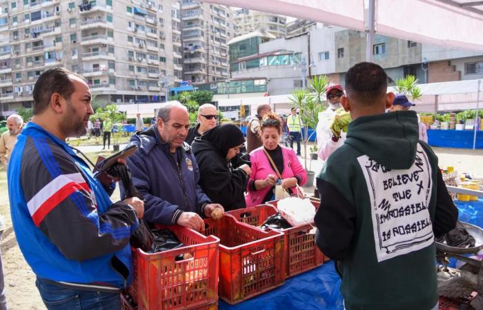 محافظ الإسكندرية يفتتح سوق جديد للمزارعين بنطاق حى شرق