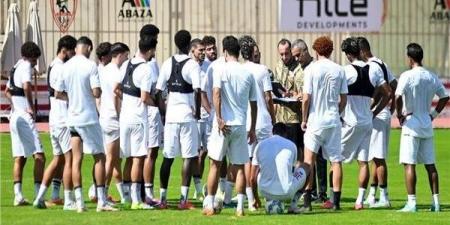 أحمد سليمان يجتمع بلاعبي الزمالك في حضور جوميز وعبد الواحد