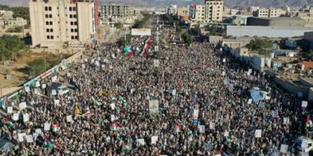 اليمن| مسيرات شعبية حاشدة تحت شعار “مع غزة ولبنان.. جاهزون لأيّ تصعيد أميركي – صهيوني”