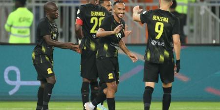 الاتحاد يهزم العروبة بهدفين ويتصدر الدورى السعودى