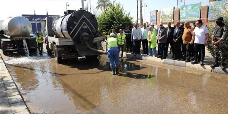 محافظ بني سويف يشهد التدريب العملي لشركة المياه للتعامل مع تقلبات الطقس