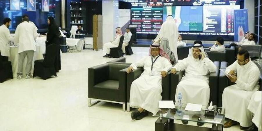 الأجانب يسجلون 1.43 مليار ريال صافي بيع بسوق الأسهم السعودية خلال أسبوع