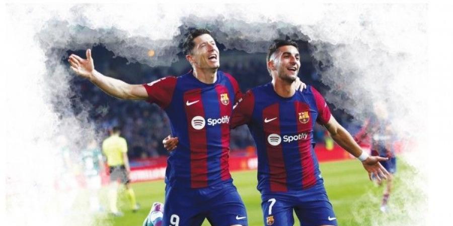 برشلونة يعزز صدارته بهاترك ليفاندوفسكي