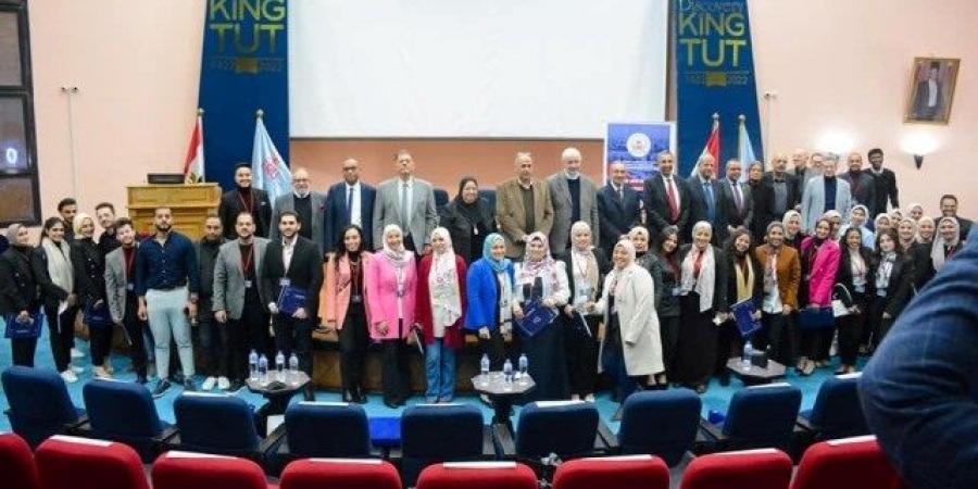 الجامعة المصرية الروسية تعلن اعتماد برنامج الهندسة المعمارية صور