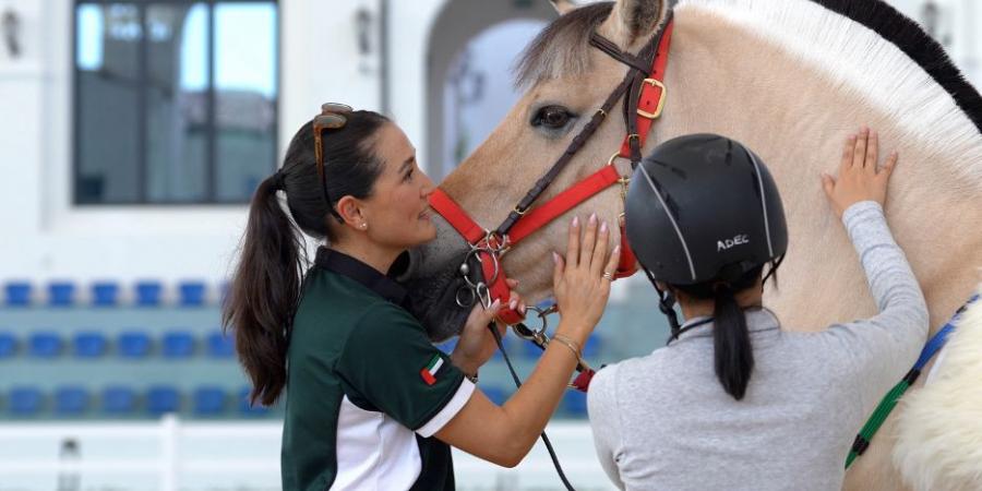 «أبوظبي للفروسية» يطلق جلسات ركوب الخيل العلاجية لأصحاب الهمم