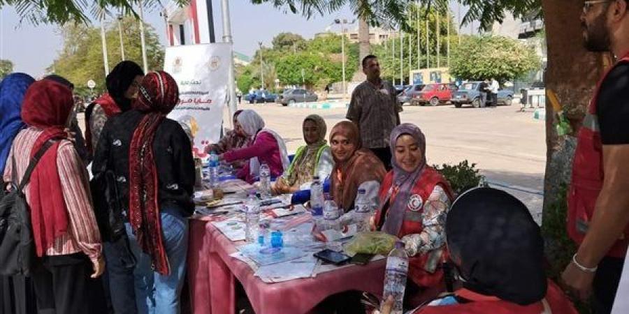 جامعة أسيوط تشارك في حملة الهلال الأحمر المصري "RED WEEK"