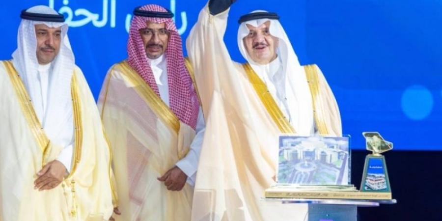 أمير الشرقية يرعى حفل تخريج طلبة كلية الجبيل الصناعية ومعهد الجبيل التقني