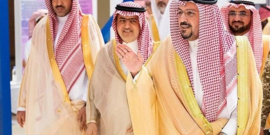 فيصل بن مشعل يطّلع على 130 مشروعًا طلابيًا في إبداع 2025