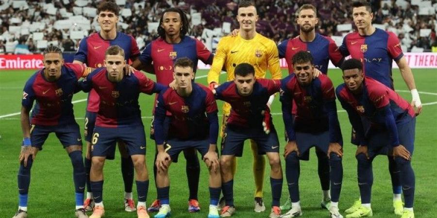 رابطة الدوري الإسباني وريال مدريد يتخذان إجراءات بعد إساءات عنصرية ضد لاعبي برشلونة