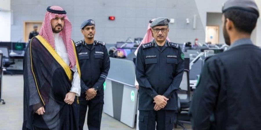 نائب أمير الشرقية يزور مركز العمليات الأمنية الموحدة (911)