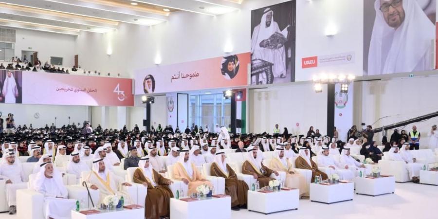 بالفيديو | سيف بن زايد يشهد حفل تخريج الدفعة الـ 43 من طلبة جامعة الإمارات