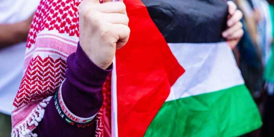 بالمناسبة...سكان فلسطين ولبنان عرب... يا «مُفرّقة العرب»!